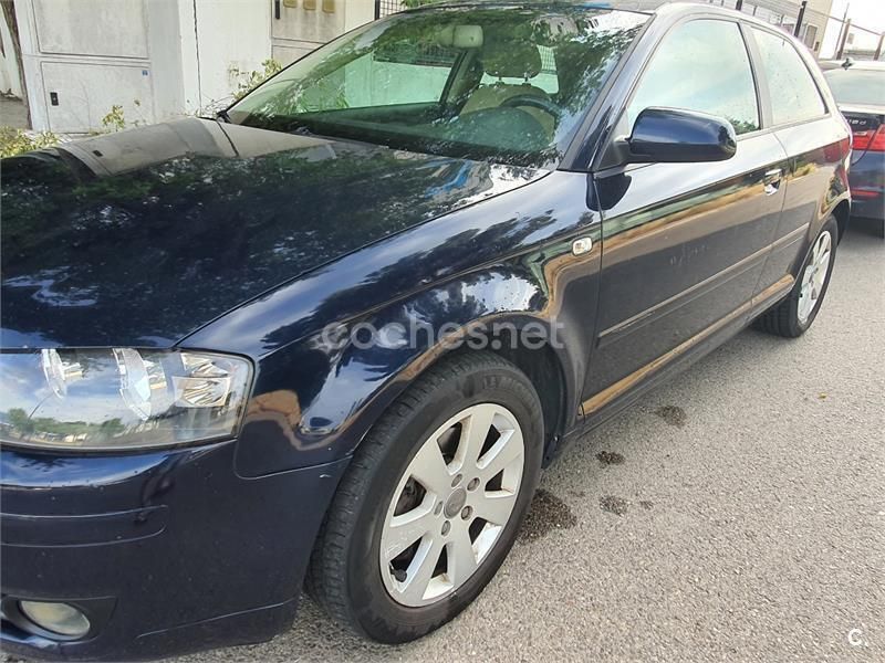 Usado Audi A3 Ambiente 140 CV (102 kW) 2005 Azul Berlina