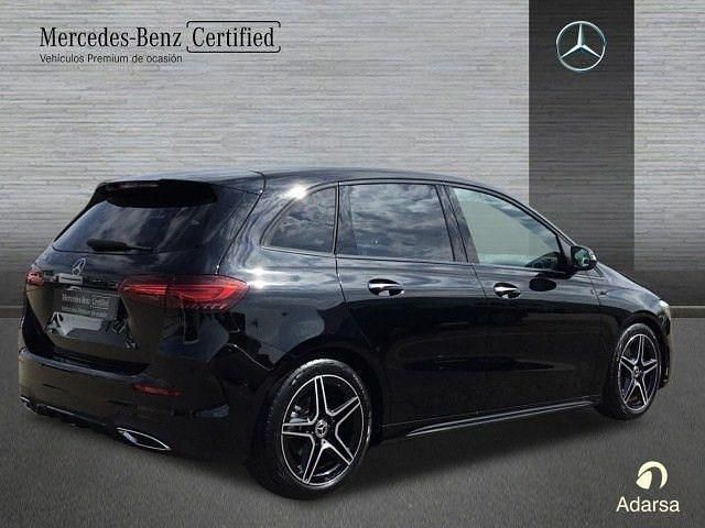 Usado Mercedes B200 AMG line 150 CV (110 kW) 2024 Negro Monovolumen