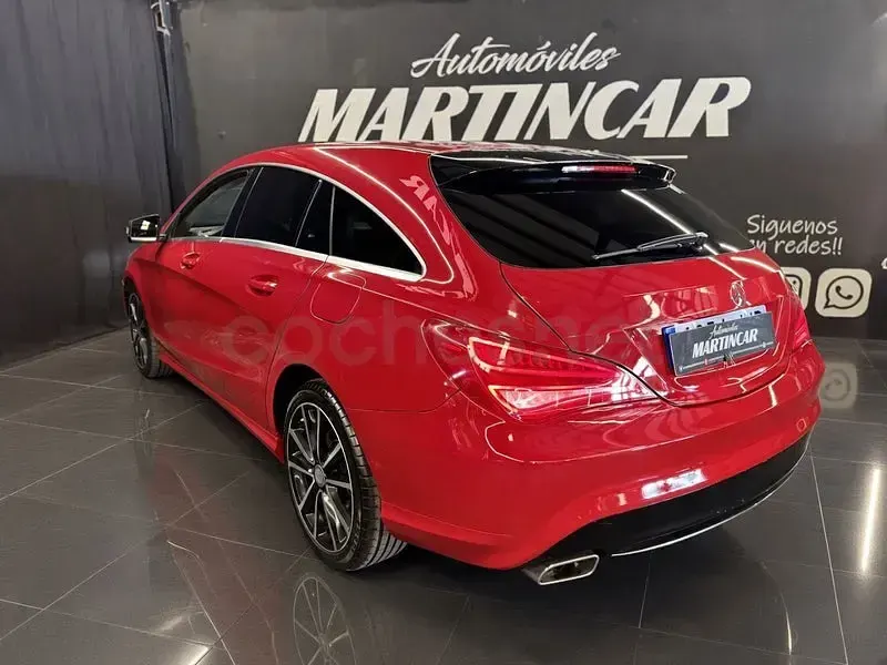 Usado Mercedes CLA200 Urban 136 CV (100 kW) 2015 Rojo Coupe