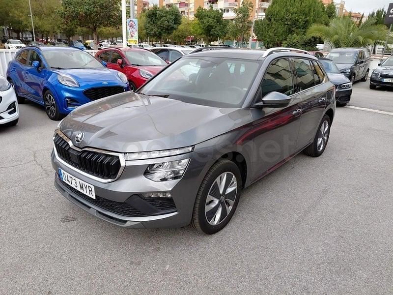 Usado Skoda Kamiq Sport 150 CV (110 kW) 2025 Gris / plata SUV