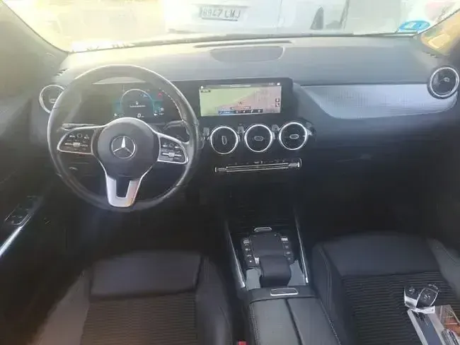 Usado Mercedes GLA250 220 CV (161 kW) 2022 Negro SUV