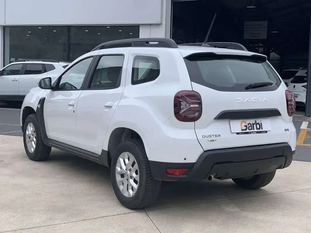 Usado Dacia Duster Expression 116 CV (85 kW) 2024 Blanco SUV