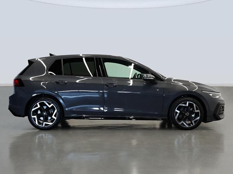 Usado VW Golf VIII R-line 150 CV (110 kW) 2025 Gris Berlina