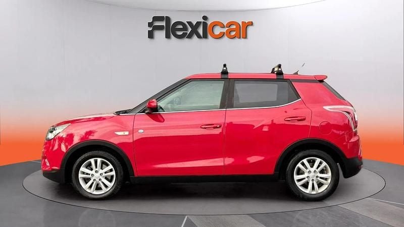 Usado Ssangyong (KGM) Tivoli Limited 116 CV (85 kW) 2017 Rojo SUV
