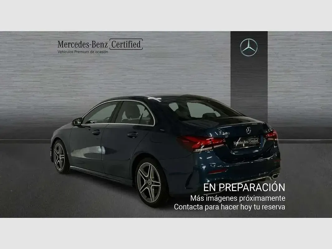 Usado Mercedes A200 120 CV (88 kW) 2022 Azul Berlina