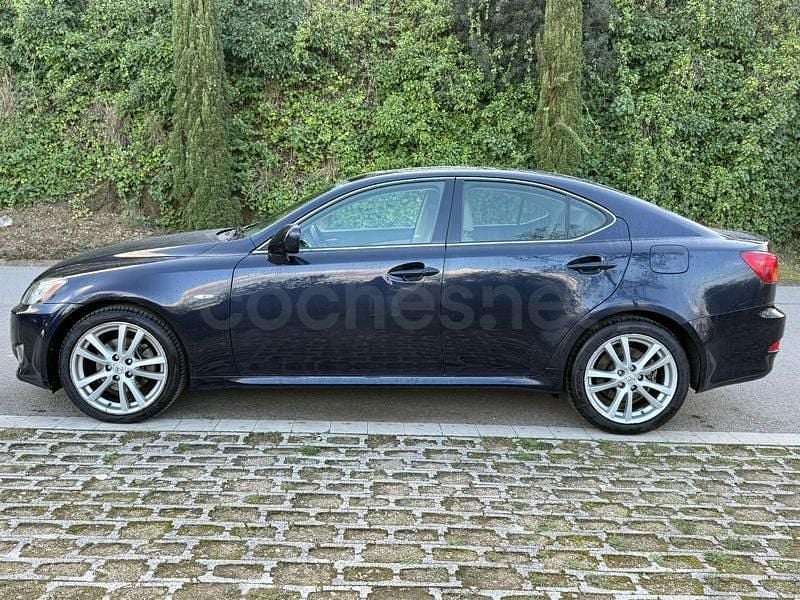 Usado Lexus IS220d 177 CV (130 kW) 2007 Azul Berlina