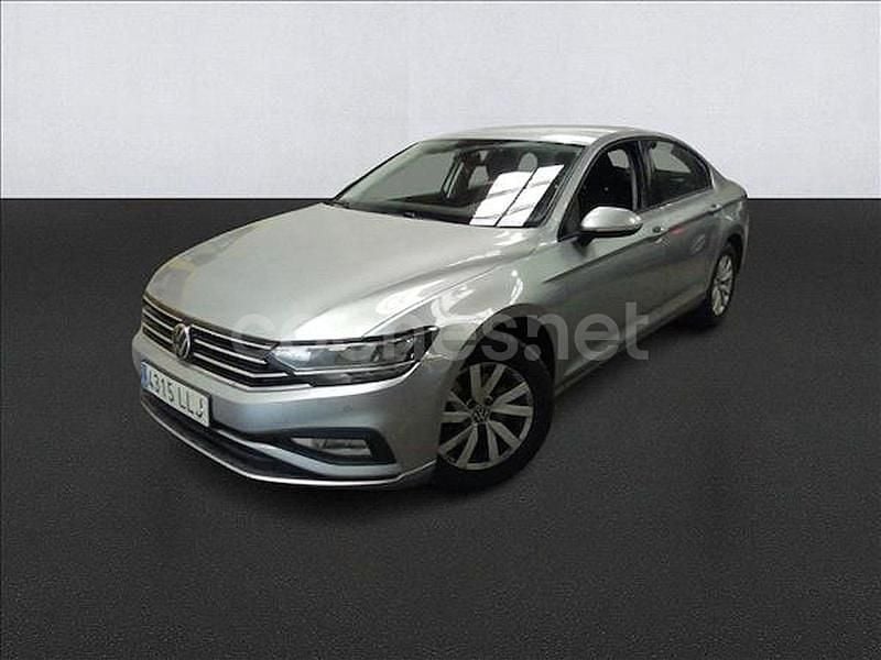 Gris / plata Usado 2020 VW Passat Berlina | 17.990 € (Precio justo) - Imagen 1/1
