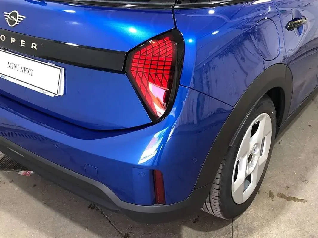 Usado Mini Cooper Essential 156 CV (114 kW) 2024 Azul Utilitario