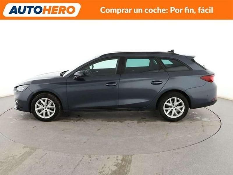 Usado Seat Leon Style 150 CV (110 kW) 2022 Gris Familiar