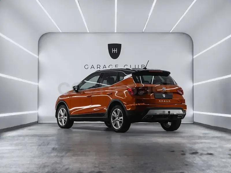 Usado Seat Arona FR 116 CV (85 kW) 2019 Naranja SUV