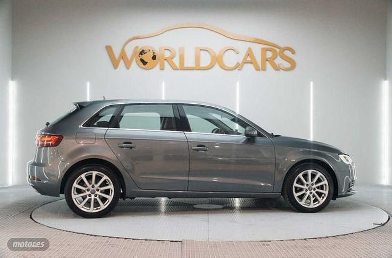 Usado Audi A3 Design 116 CV (85 kW) 2017 Gris Berlina