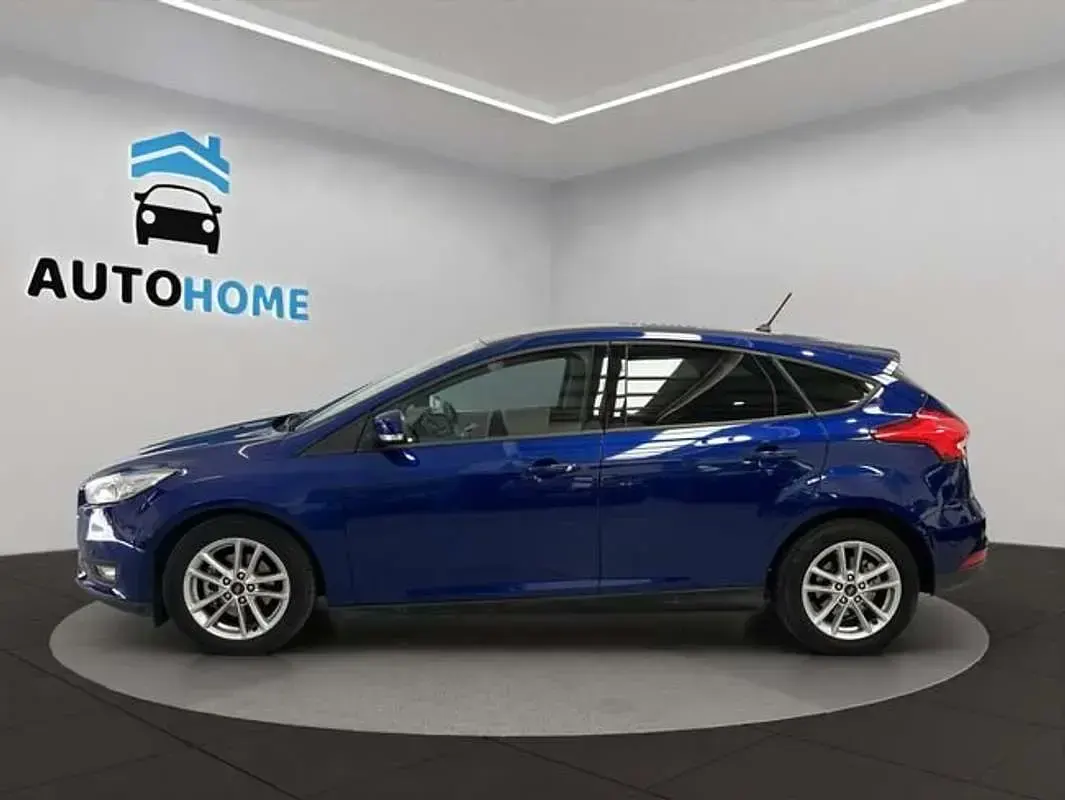 Usado Ford Focus Trend+ 125 CV (91 kW) 2017 Azul Utilitario