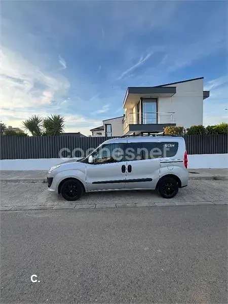 Usado Fiat Doblò Dynamic 105 CV (77 kW) 2013 Gris / plata Monovolumen