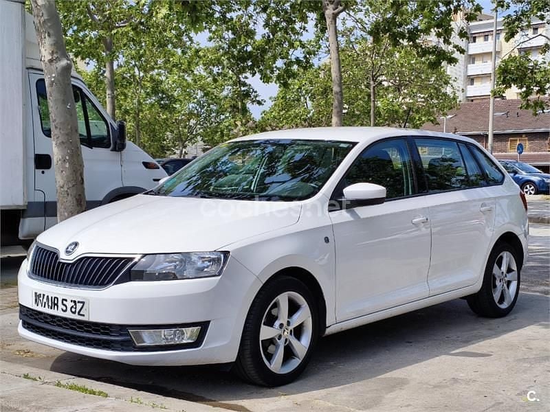 Usado Skoda Rapid Active 86 CV (63 kW) 2014 Blanco Utilitario