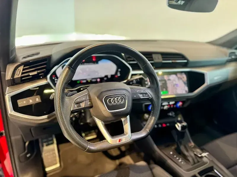 Usado Audi Q3 Sportback 150 CV (110 kW) 2023 Rojo SUV