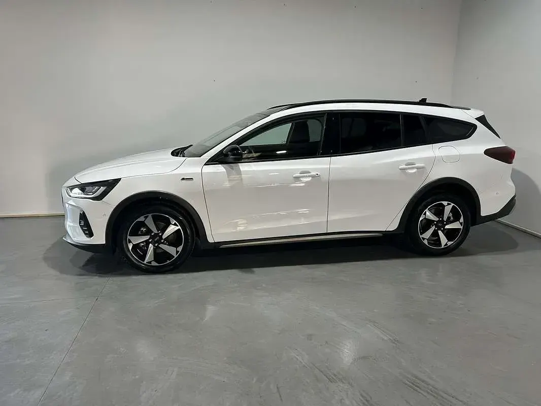 Usado Ford Focus Active 125 CV (91 kW) 2023 Blanco Utilitario