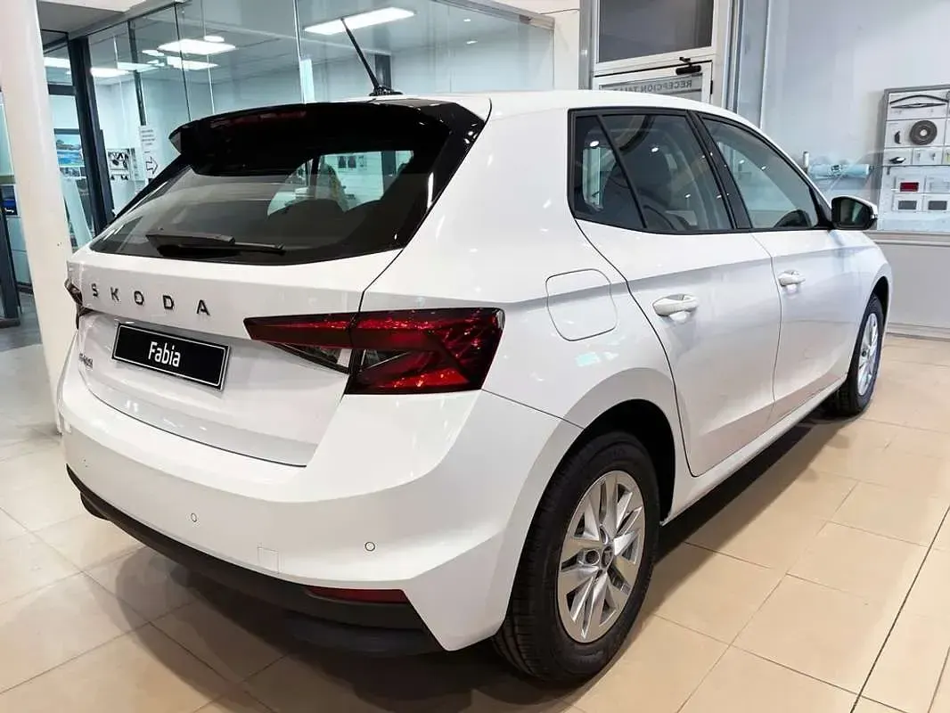 Nuevo Skoda Fabia 95 CV (69 kW) 2025 Blanco Utilitario