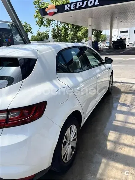 Usado Renault Mégane III Life 90 CV (66 kW) 2016 Blanco Berlina