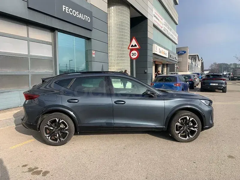 Usado Cupra Formentor 150 CV (110 kW) 2025 Gris / plata SUV