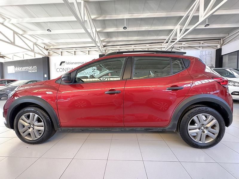 Usado Dacia Sandero Essentiel 91 CV (66 kW) 2022 Rojo Utilitario
