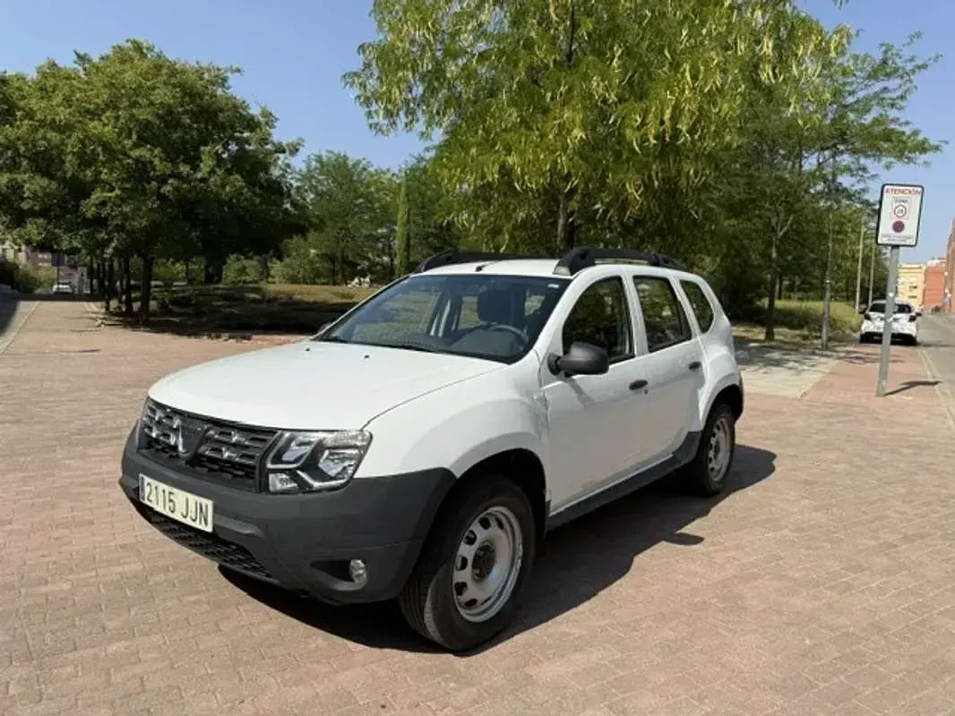 Usado Dacia Duster Ambiance 110 CV (80 kW) 2015 Blanco SUV