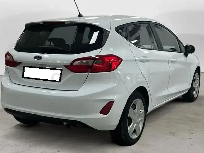 Usado Ford Fiesta Trend 100 CV (73 kW) 2019 Blanco Utilitario