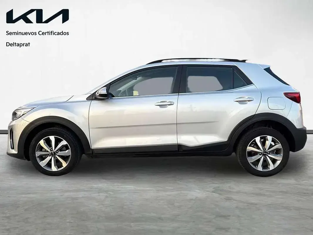 Usado Kia Stonic 84 CV (61 kW) 2022 Gris SUV