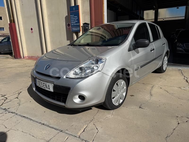 Gris / plata Usado 2012 Renault Clio IV Berlina | 6990 € (Precio justo) - Imagen 1/4