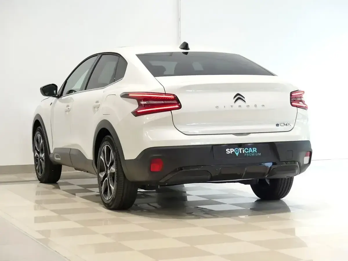 Brugt Citroën e-C4 Shine 100 kW (136 HK) 2022 Hvid Sedan