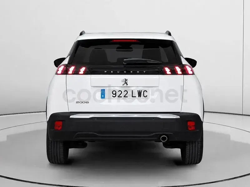 Usado Peugeot 2008 Allure 110 CV (80 kW) 2022 Blanco SUV