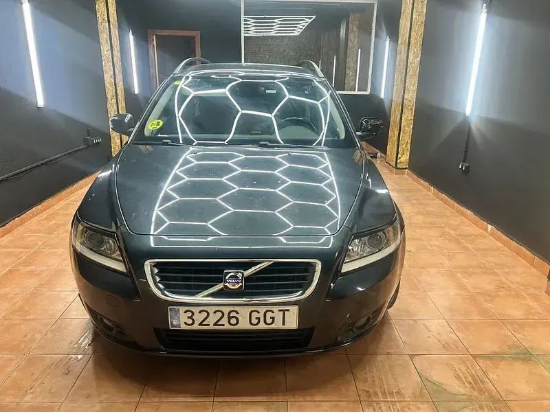 Käytetty Volvo V50 Summum 136 HP (100 kW) 2009 Harmaa Farmari