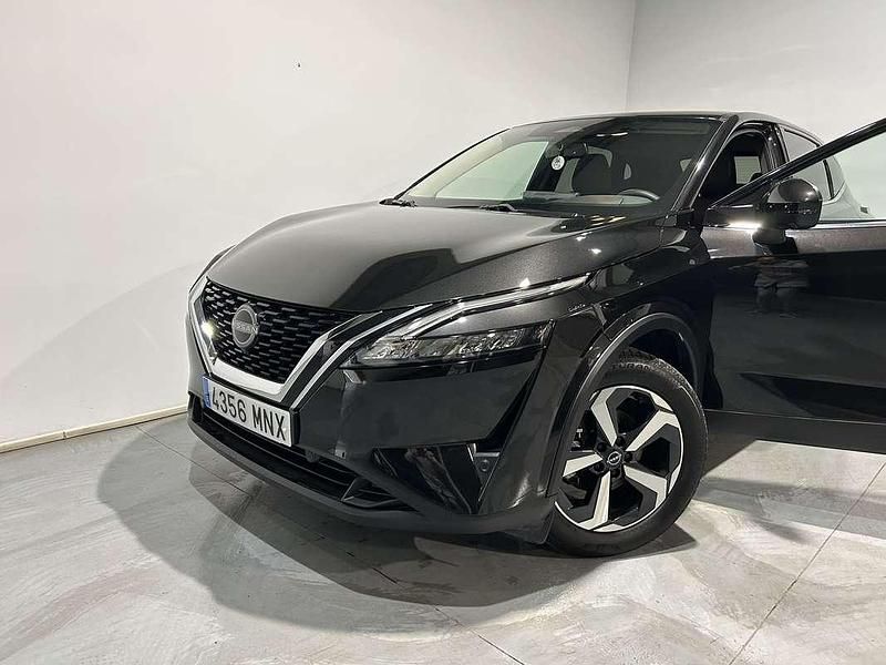 Begagnad Nissan Qashqai N-Connecta 140 HK (102 kW) 2024 Svart SUV