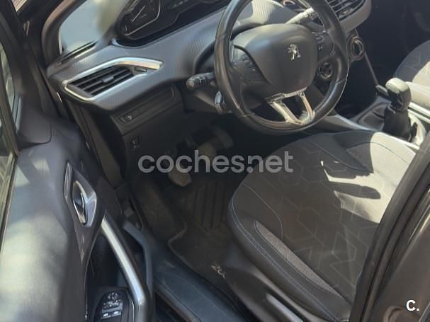 Usado Peugeot 2008 Access 82 CV (60 kW) 2018 Gris / plata SUV