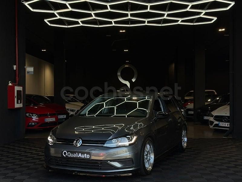 Usado VW Golf VII Sportline 116 CV (85 kW) 2019 Gris / plata Berlina