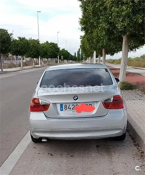 Usado BMW 318 122 CV (89 kW) 2007 Gris / plata Berlina
