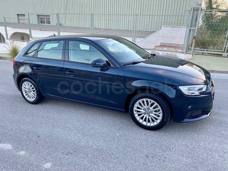 Usado Audi A3 Sport 116 CV (85 kW) 2018 Azul Berlina