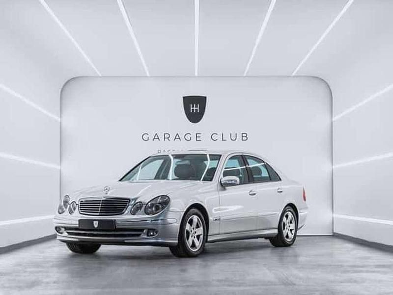 Plateado Usado 2006 Mercedes E350 Avantgarde Berlina | 7499 € (Buen precio) - Imagen 1/4