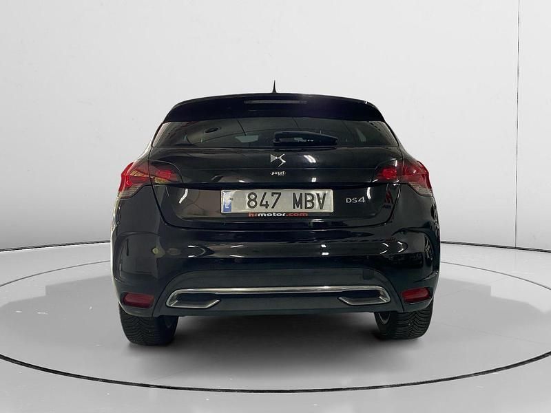 Usado DS Automobiles DS4 Style 181 CV (133 kW) 2015 Negro Berlina