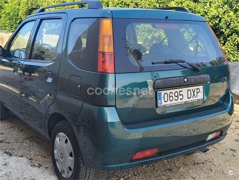 Usado Suzuki Ignis 69 CV (50 kW) 2006 Verde Utilitario