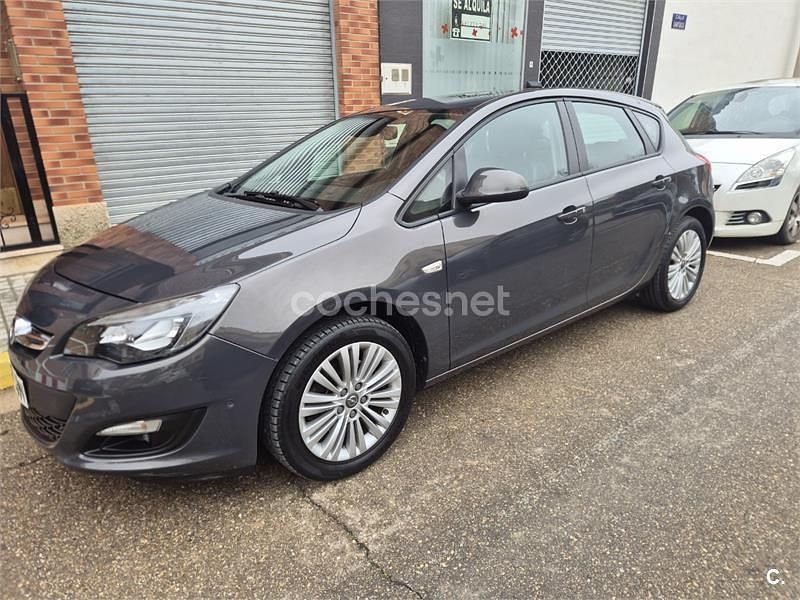 Usado Opel Astra Excellence 110 CV (80 kW) 2015 Negro Berlina