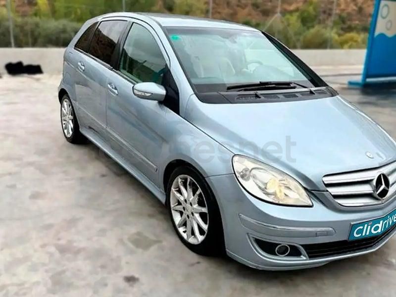 Usado Mercedes B180 109 CV (80 kW) 2008 Azul Monovolumen