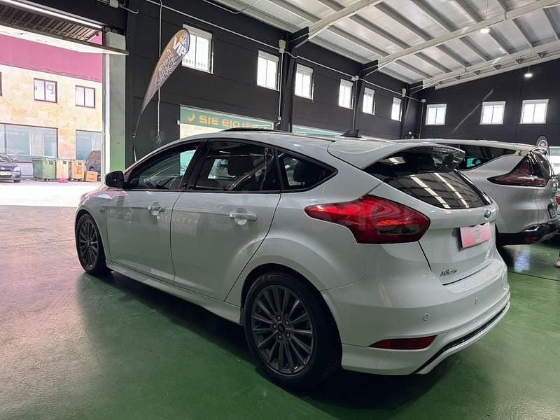 Usado Ford Focus ST-Line 150 CV (110 kW) 2017 Blanco Berlina