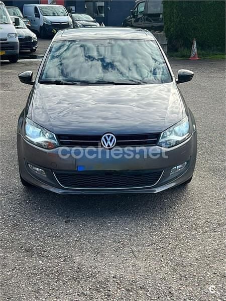 Gris / plata Usado 2010 VW Polo Advance Berlina | 5800 € (Precio justo) - Imagen 1/4