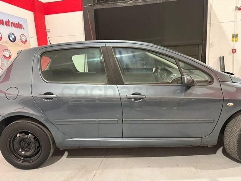 Usado Peugeot 307 90 CV (66 kW) 2006 Gris / plata Berlina