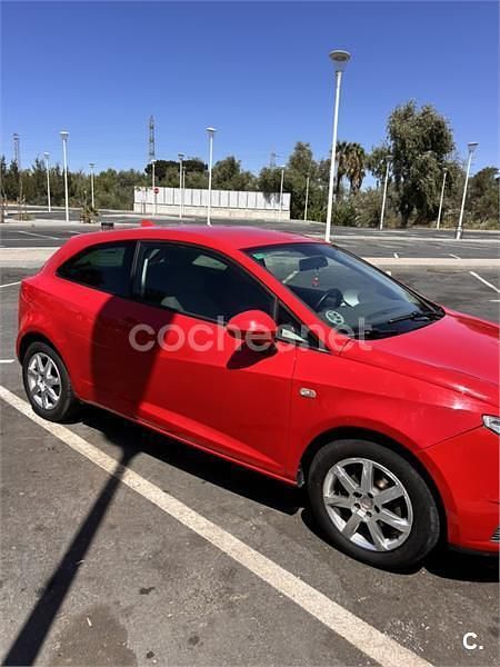 Rojo Usado 2010 Seat Ibiza SC Reference Utilitario | 5500 € (Precio justo) - Imagen 1/4
