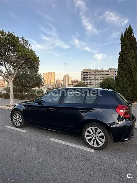Usado BMW 118 122 CV (89 kW) 2007 Negro Utilitario