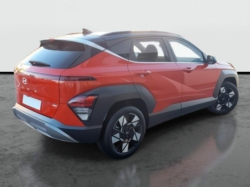 Usado Hyundai Kona Blackline 141 CV (103 kW) 2024 Naranja soultronic (techo negro) SUV