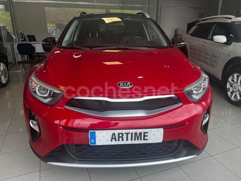 Usado Kia Stonic 120 CV (88 kW) 2019 Granate SUV