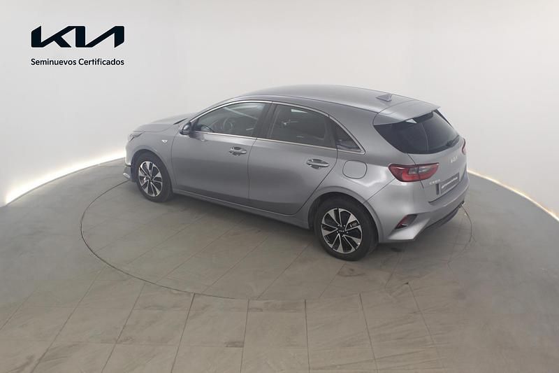 Usado Kia Ceed 100 CV (73 kW) 2025 Gris / plata Utilitario