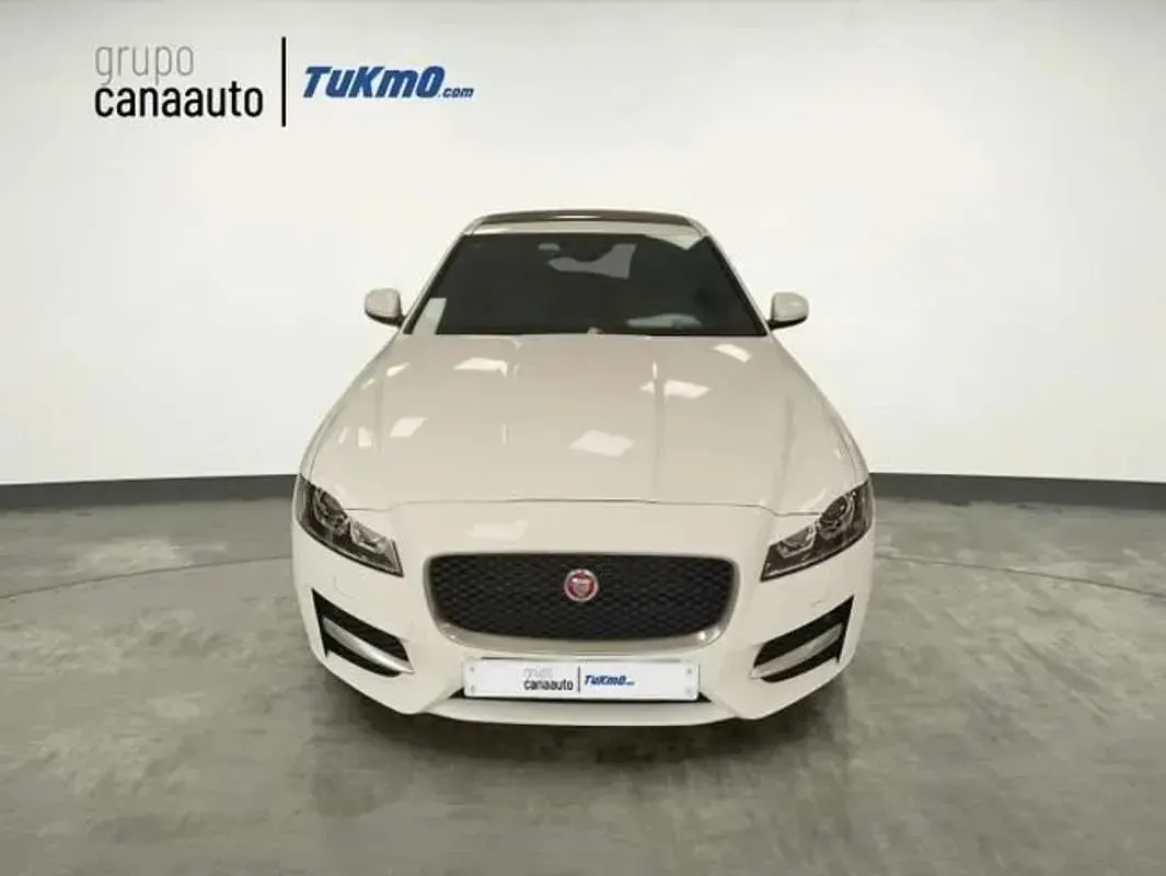 Usado Jaguar XF R-Sport 179 CV (131 kW) 2016 Blanco Berlina